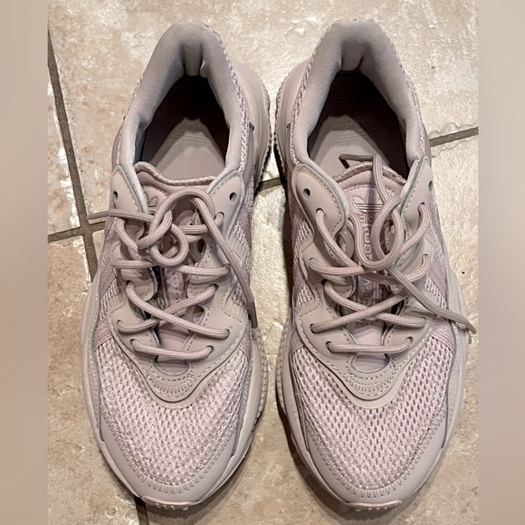 EUC Adidas Ozweego Sneakers Men 6 Women 7.5 ice purple - Picture 9 of 11